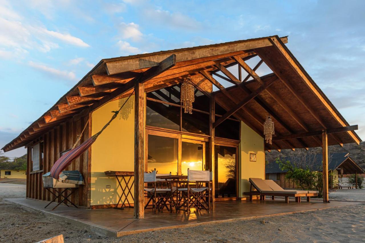 Wallac Bungalows Canoas De Punta Sal Bagian luar foto